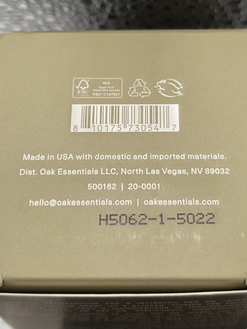 Essentials Cuir Rose Perfume in Beige Packaging - Picture 6 of 8